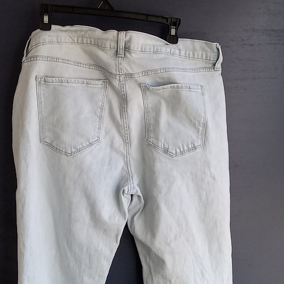 - GUC Old Navy distressed ankle jeans frayed bottoms - Picture 6 of 7